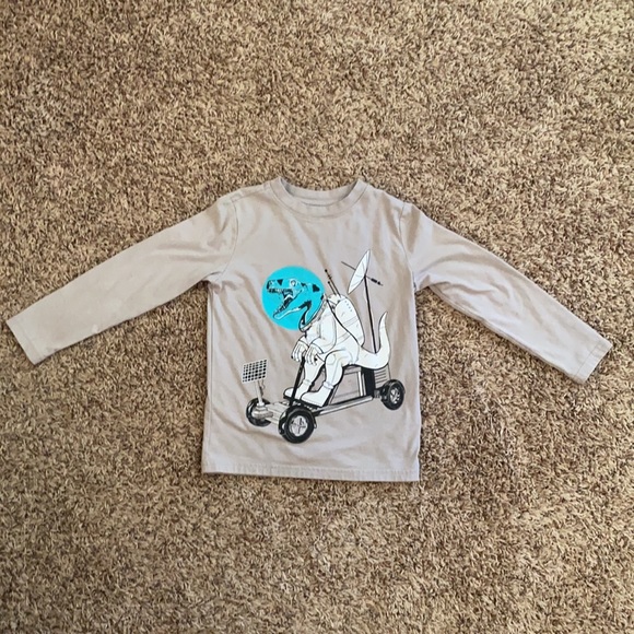 Bundle of kid’s long sleeve tees and sweatshirt - Picture 9 of 11